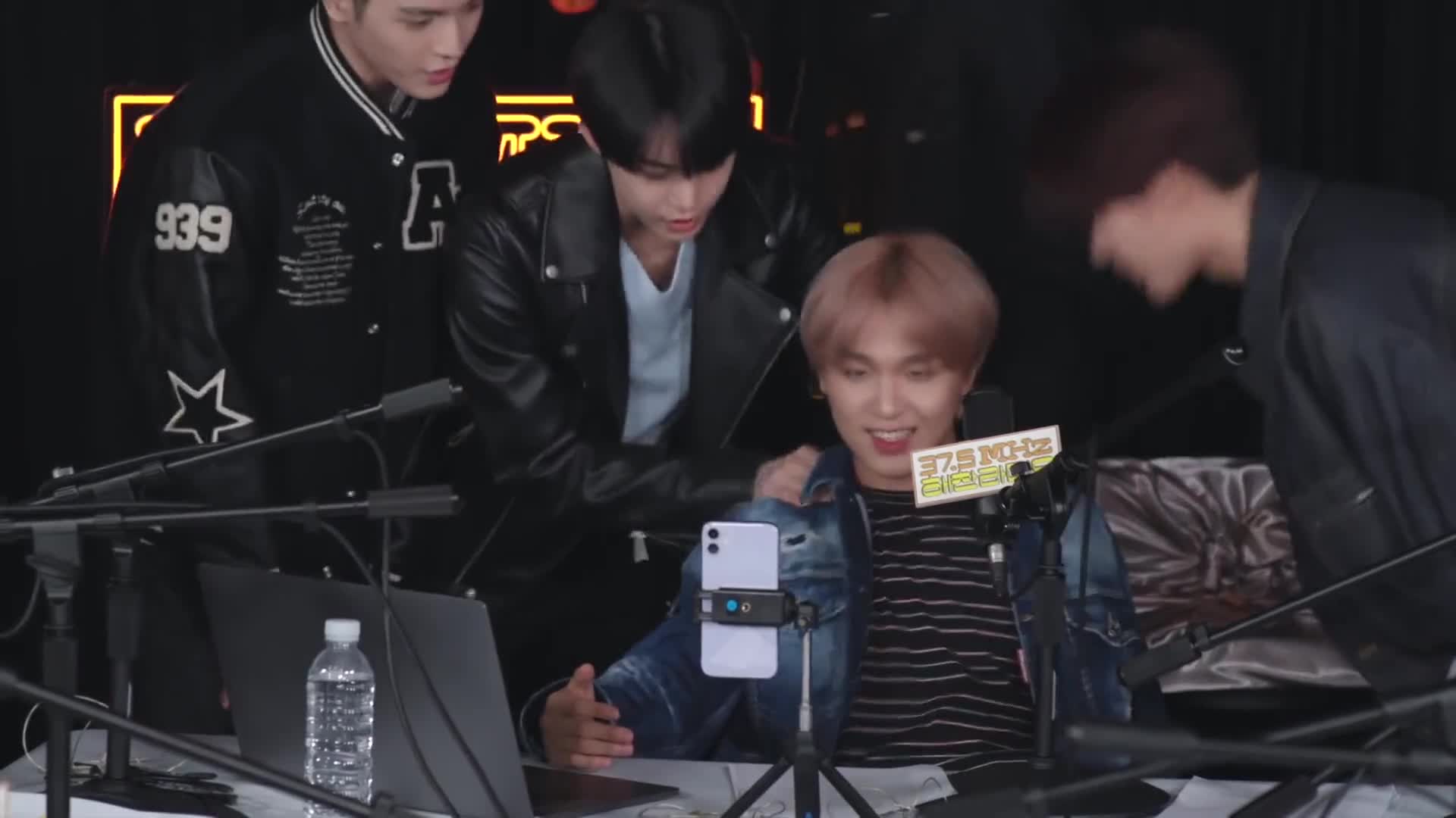 37.5MHz HAECHAN Radio (2020)